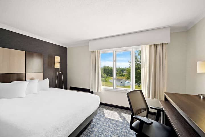 Room 32 of 51