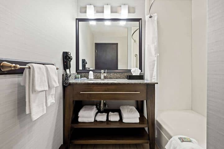 Room 44 of 51