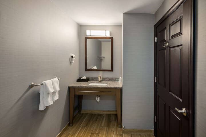 Room 21 of 51